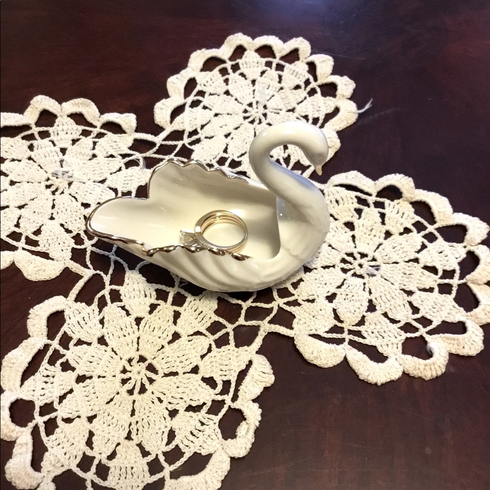 Lenox White and Gold Swan Ring Holder Dish